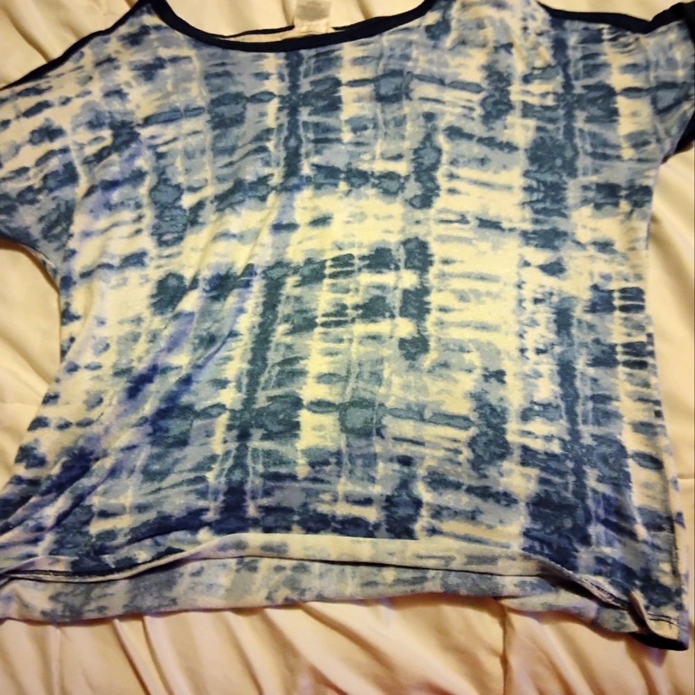 Lucky Brand medium 96% polyester 4% spandex sleep shirt